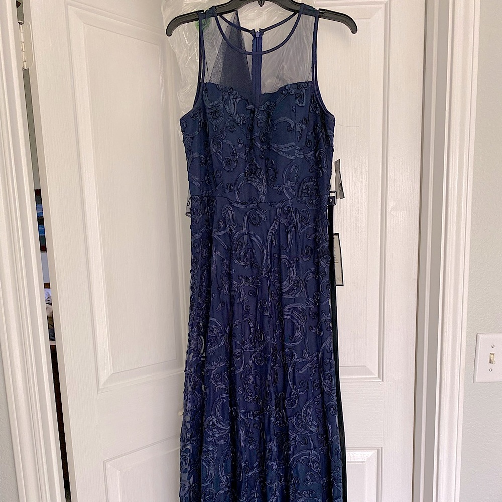 Navy Lace Detail Formal Dress Size 10 with matching Shall